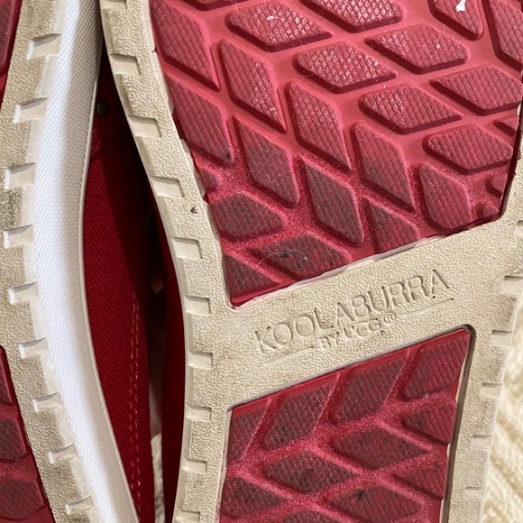 Koolaburra by UGG Darcee Slip On womens size 11 Red White Bronze tone studs EUC - Picture 9 of 10